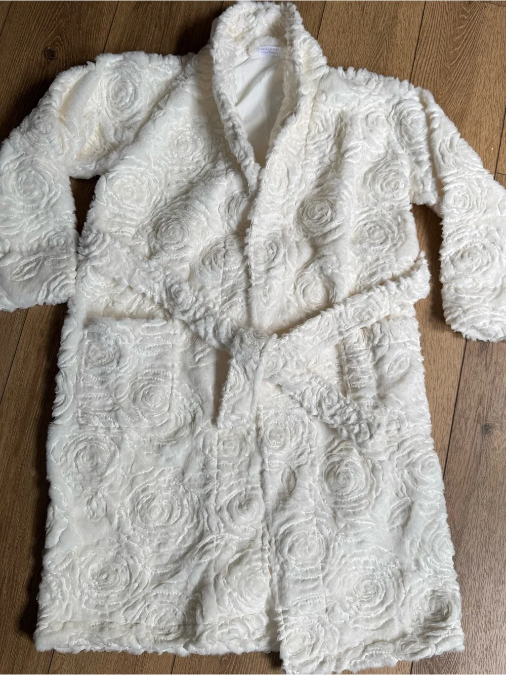NWOT - LoveShackFancy Pottery Barn - Women’s Floral Robe in Ivory